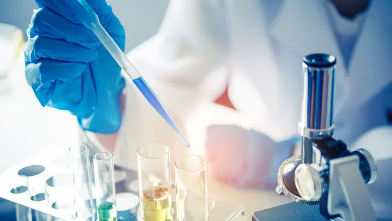 LB Broth (Lennox): A Reliable Low-Salt Medium for E. coli Culture